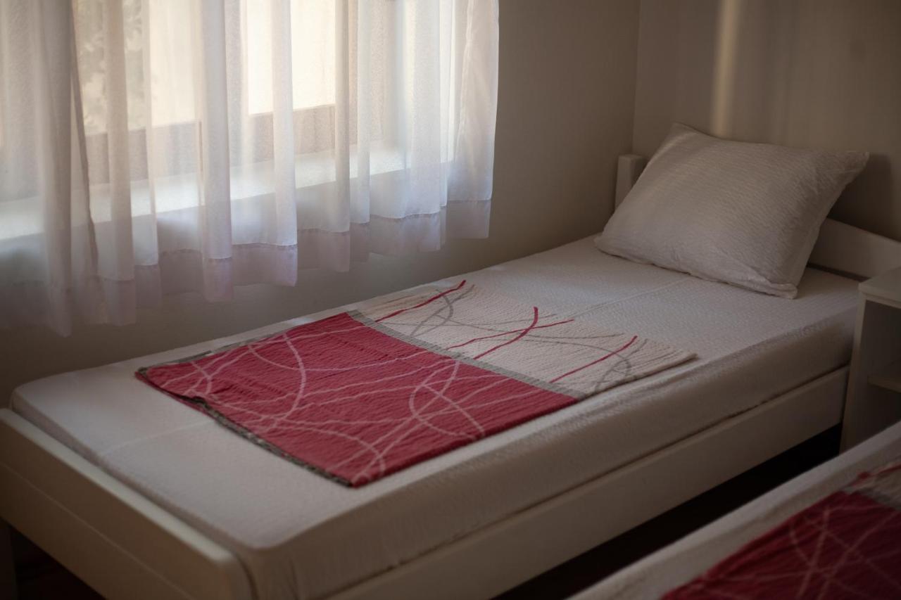 Apartments Azra モスタル エクステリア 写真