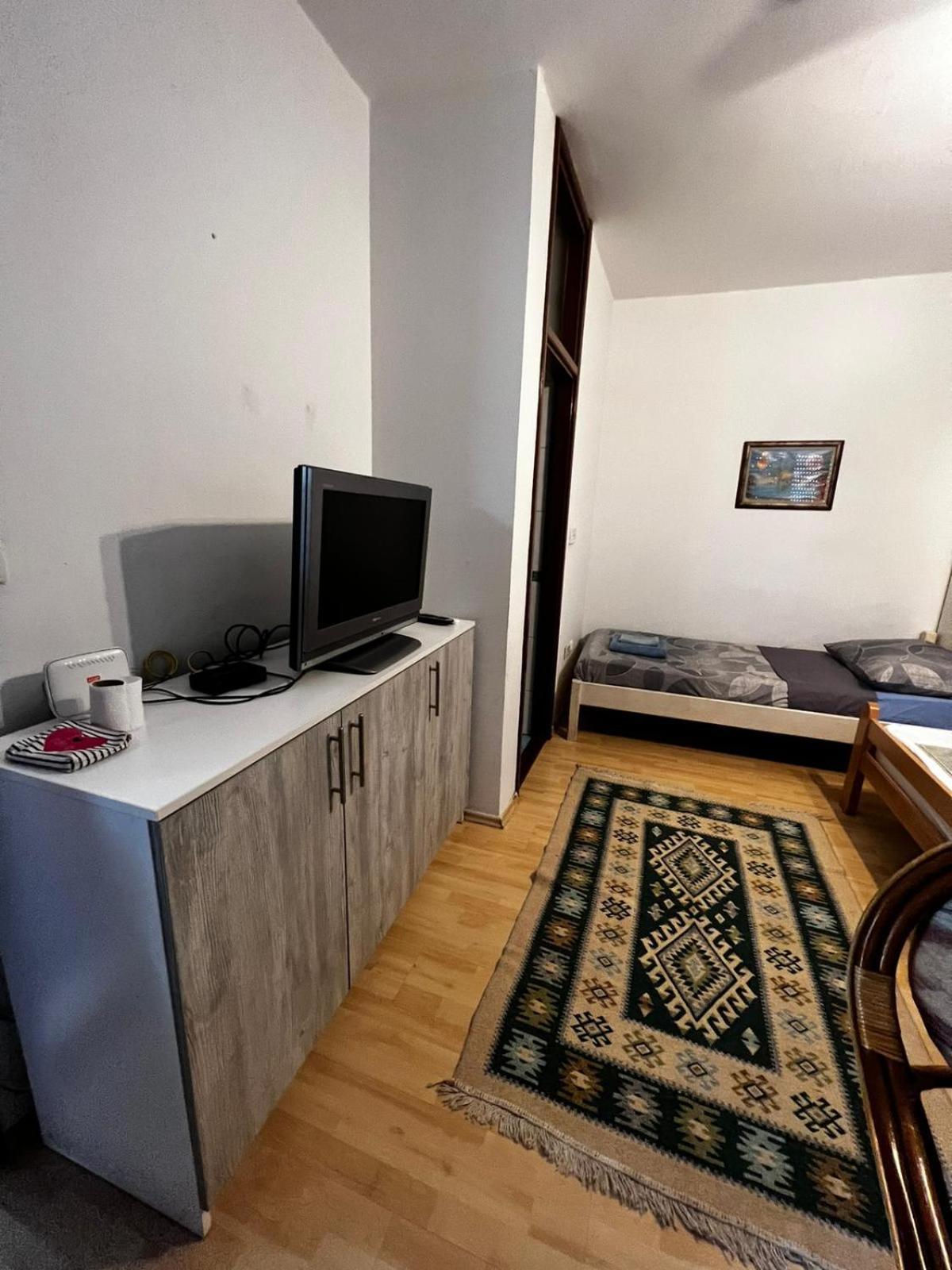 Apartments Azra モスタル エクステリア 写真